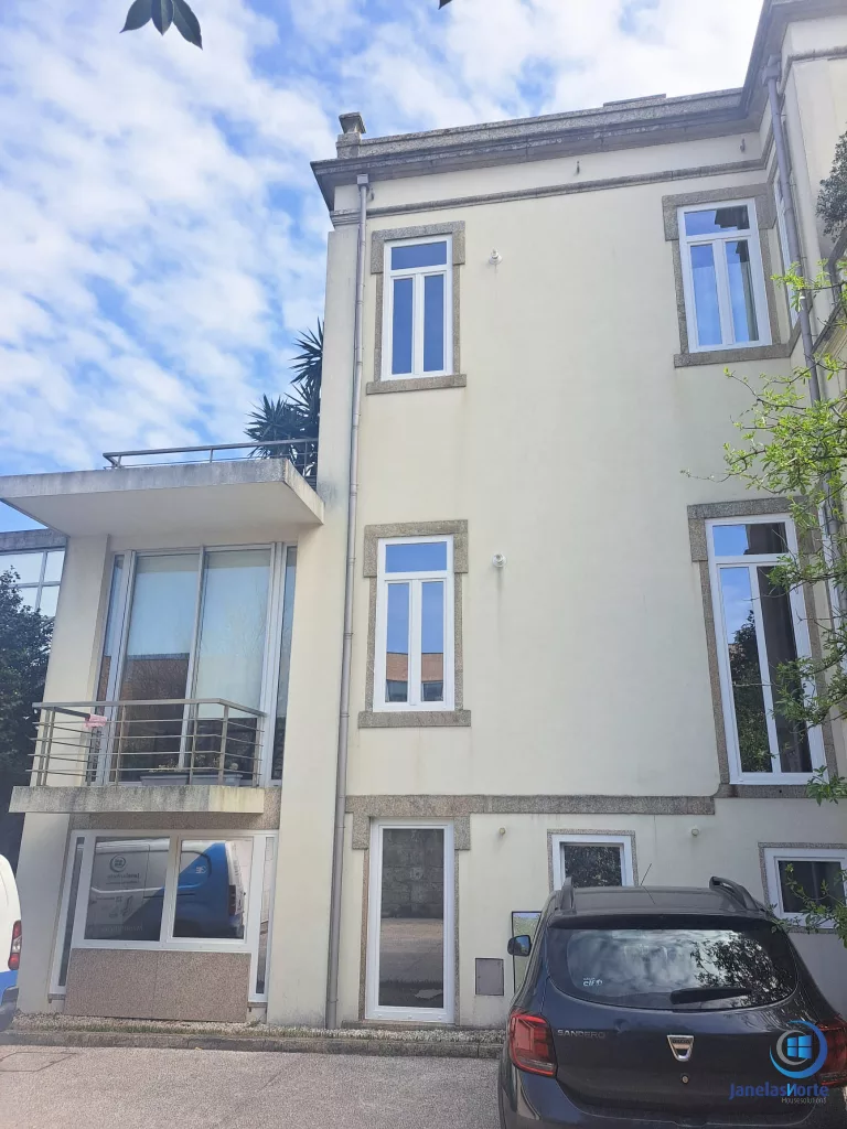 renovacao moradia porto vidro duplo controlo solar 04