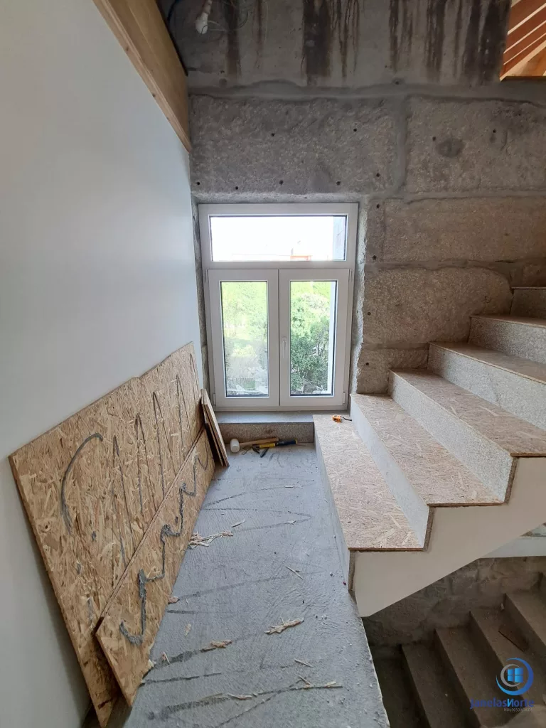 renovacao moradia vila nova famalicao janelas modernas 21